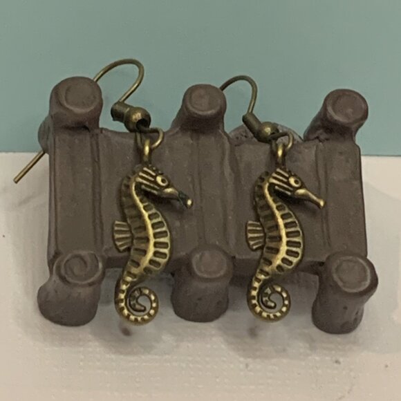 Seahorse Earrings, Seahorse Jewelry, Nautical Earrings, Gift Idea, Sea Life - Picture 3 of 6